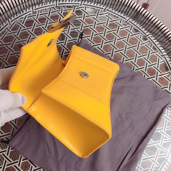 バレンシアガバッグ着用イメージ